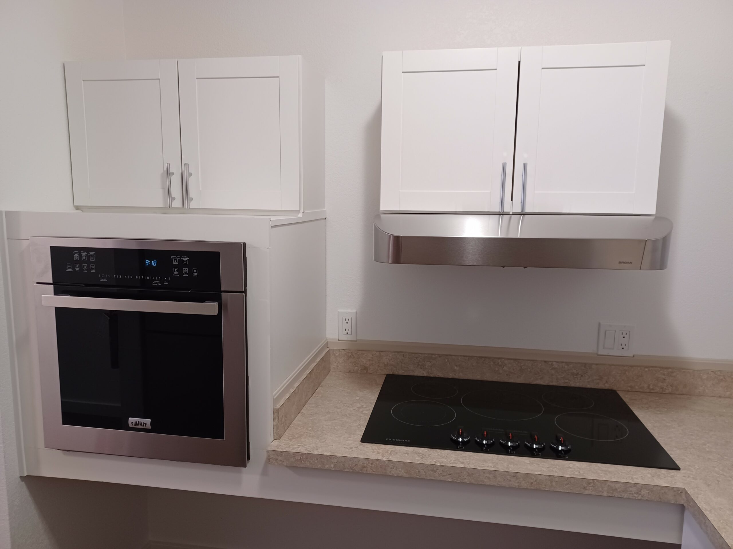 Accessible Oven and Flat Top Stove